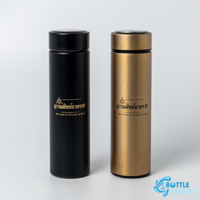 affordable-logo-water-bottle-look-expensive-corporate-gift